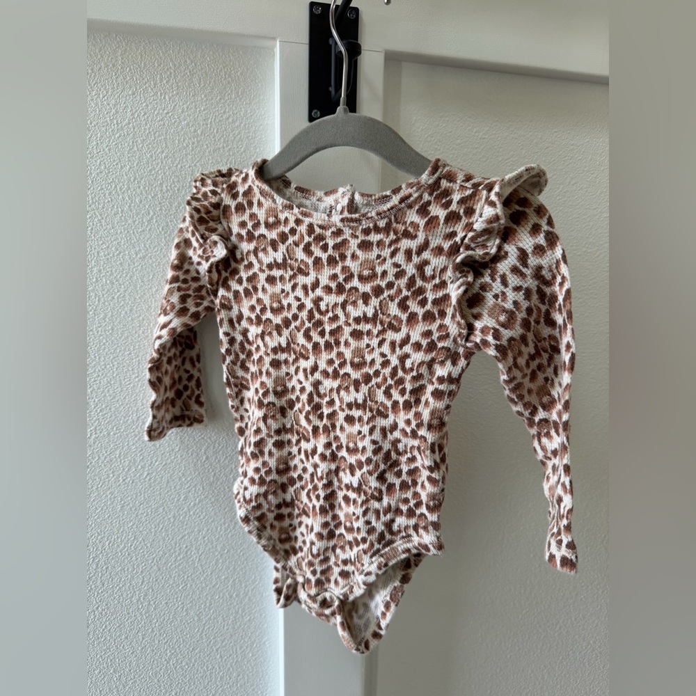 Old Navy Long Sleeve Ruffle Trim Brown Leopard Print Bodysuit